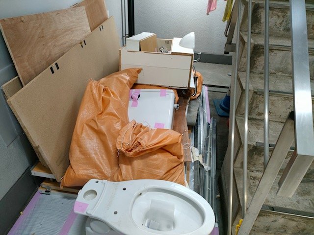 解体工事の様子(設備撤去・搬出)